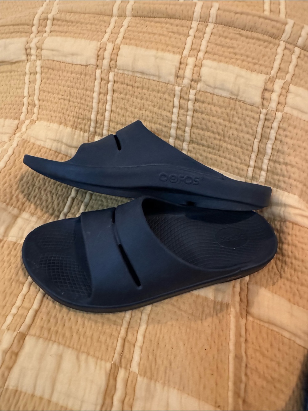 OOFOS OOahh Slide Sandals